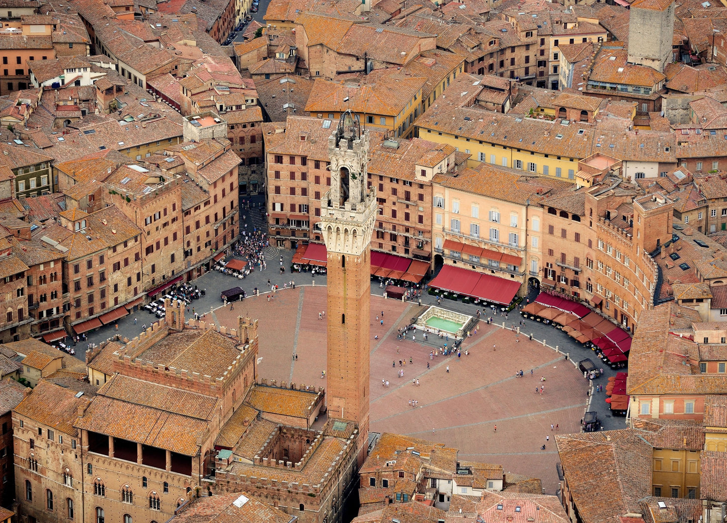 The Medieval Sightseeing Tour: Siena and San Gimignano